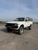 Toyota Hilux - Toyota Hilux mit Benzin-Antrieb