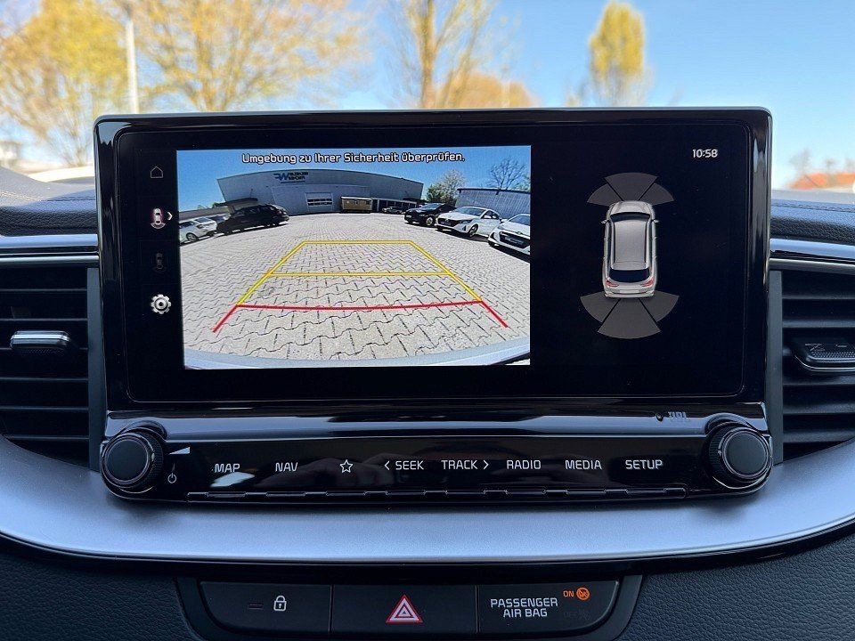 Fahrzeugabbildung Kia CEED KOMBI 1.5T 7DCT SPIRIT 1HD NAVI+LED+JBL+PDC