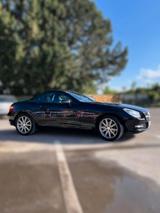 Mercedes-Benz SLK 200  BlueEFFICIENCY Roadster - Mercedes-Benz Cabrio aus dem Jahr 2011