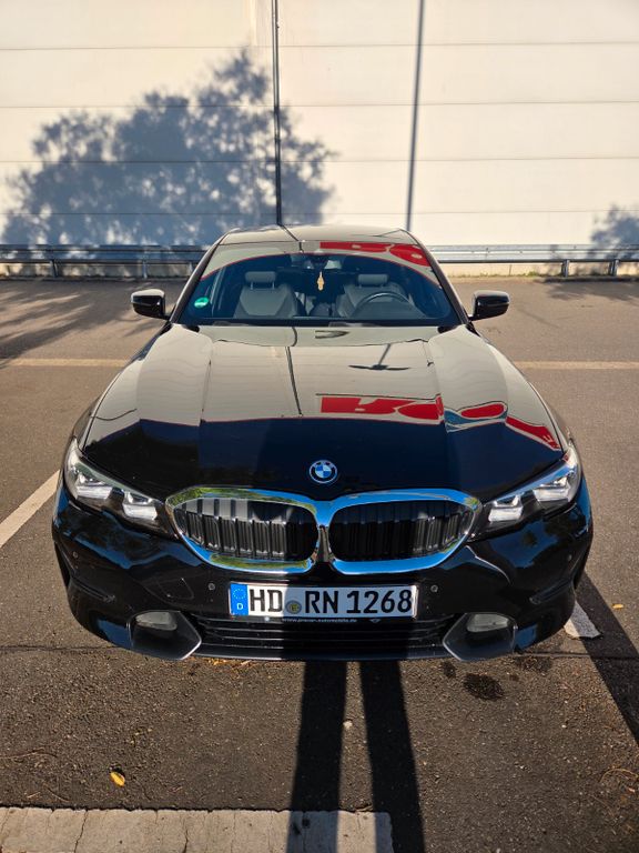 Image of BMW 320