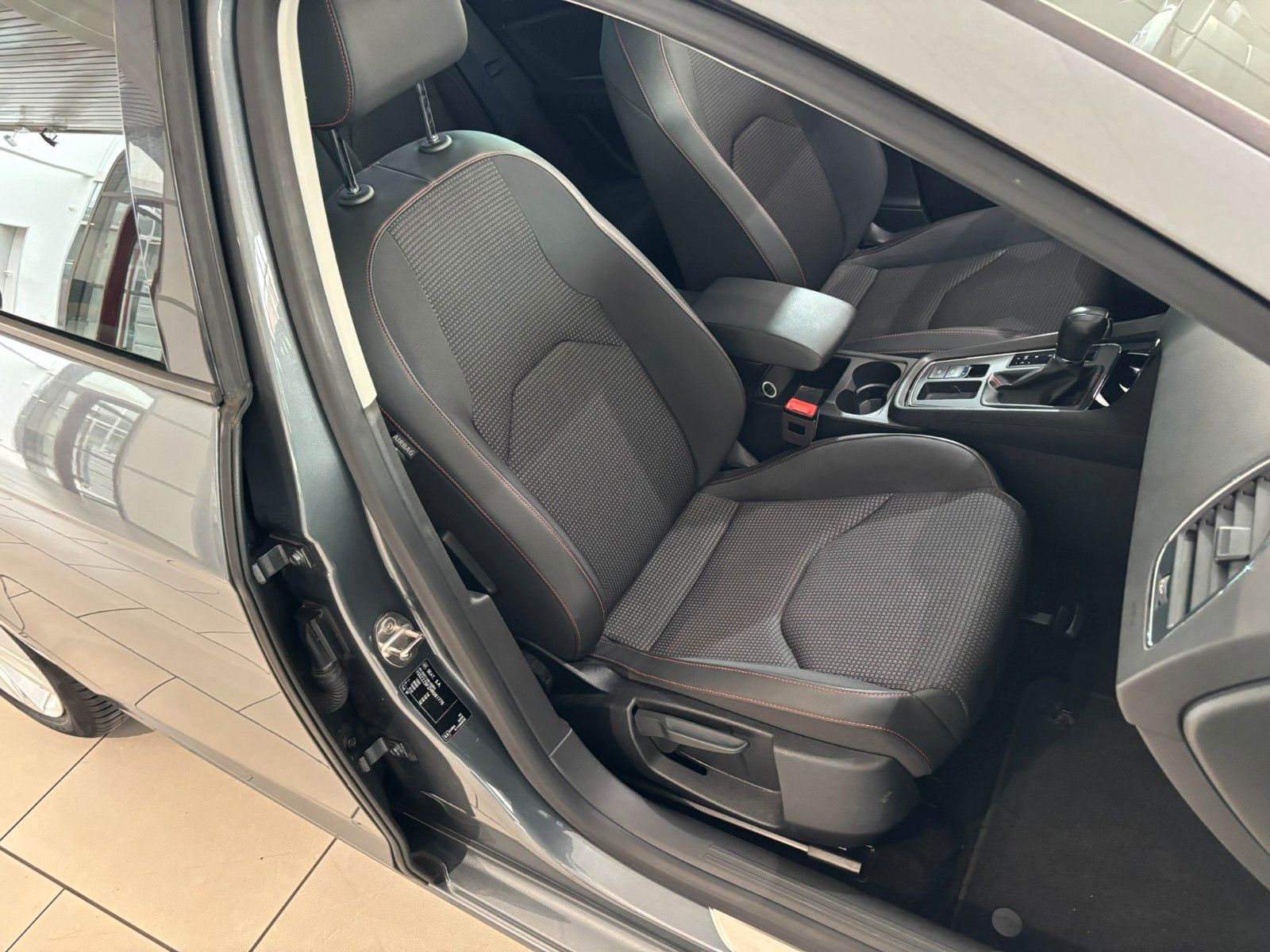 Fahrzeugabbildung SEAT Leon FR 2.0TDI DSG/ACC/SHZ/ALLWETTER