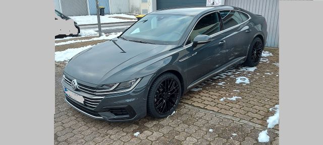 VW Arteon 2.0 TSI, ACC, DSG R-Line R-Line