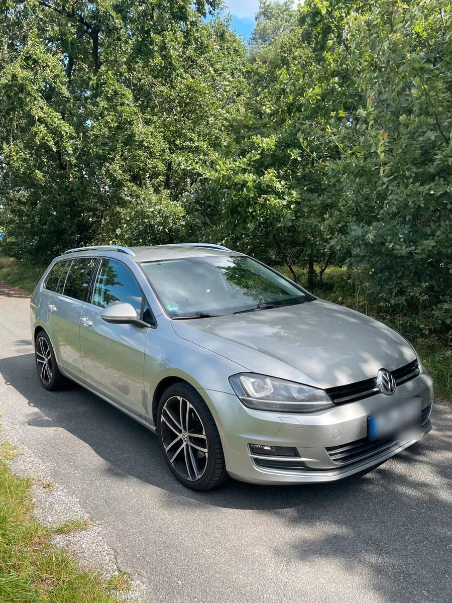 Volkswagen Golf 2013 — interior