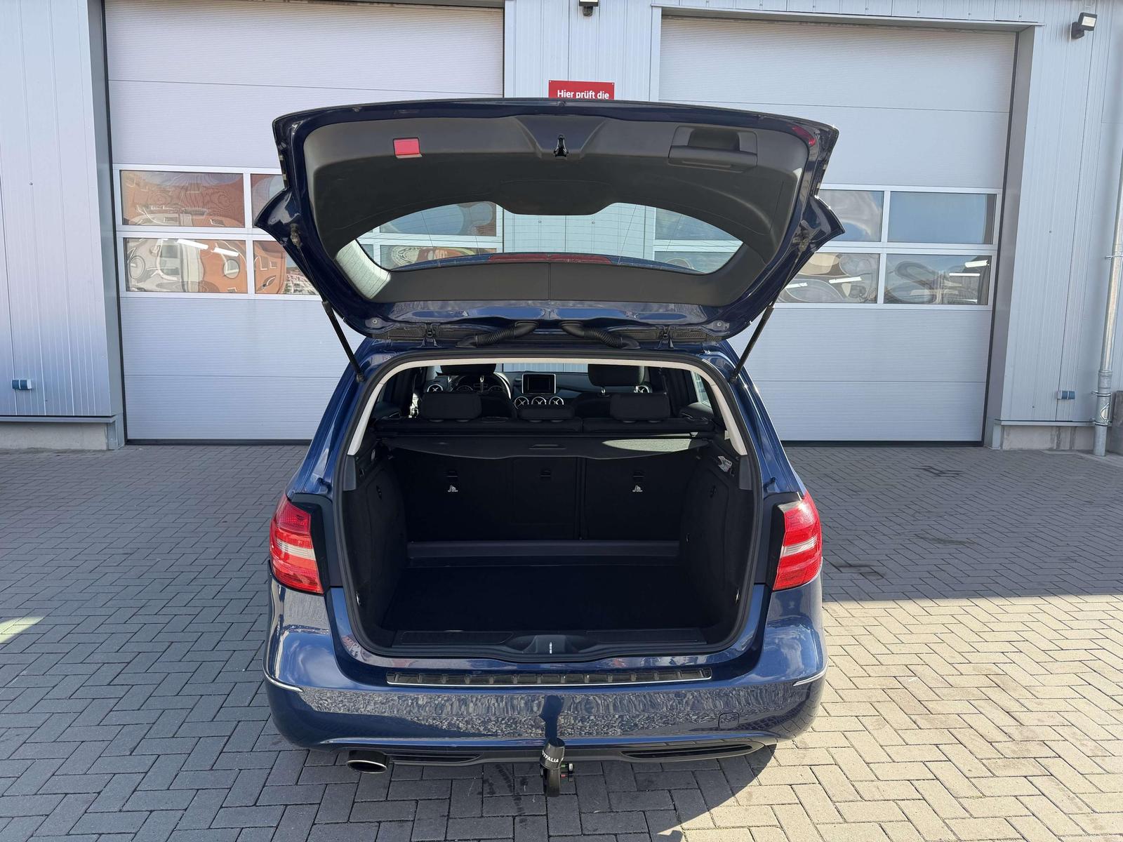 Mercedes-Benz B 180 B 180 (246.242)