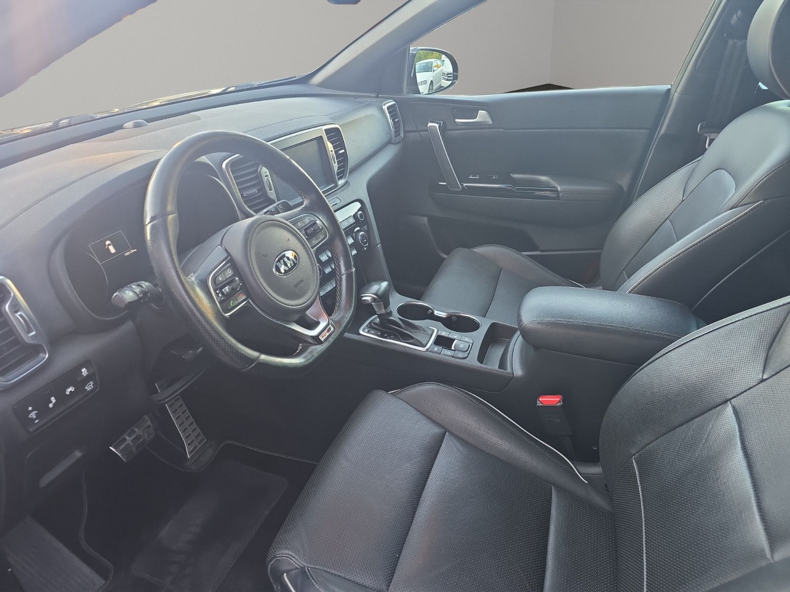Fahrzeugabbildung Kia Sportage GT-Line 4WD AUTOMATIK LEDER KAMERA AHK