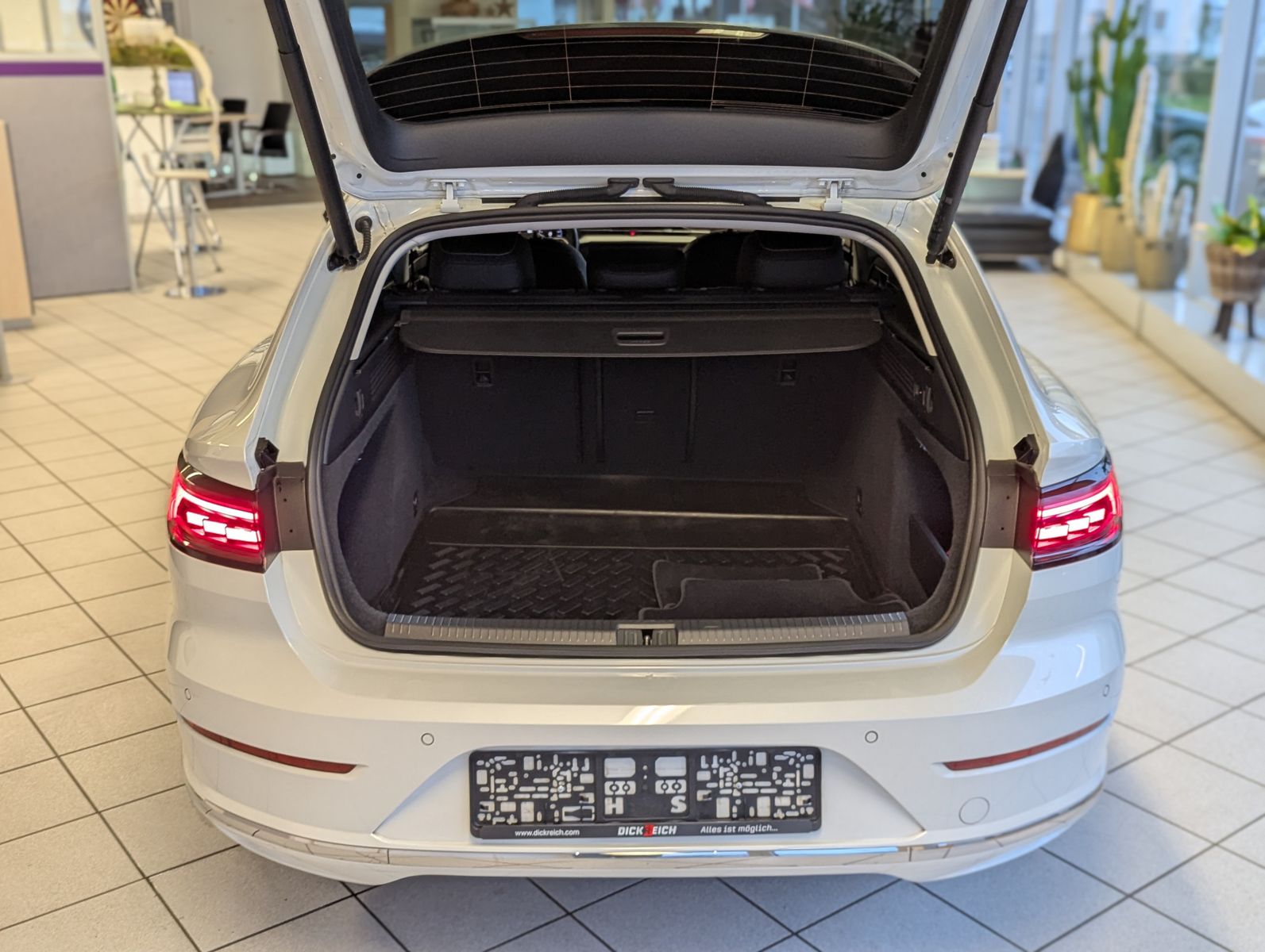 VW Arteon 2.0 TDI DSG SB Virtual LED Kamera AHK 18" - Image 16