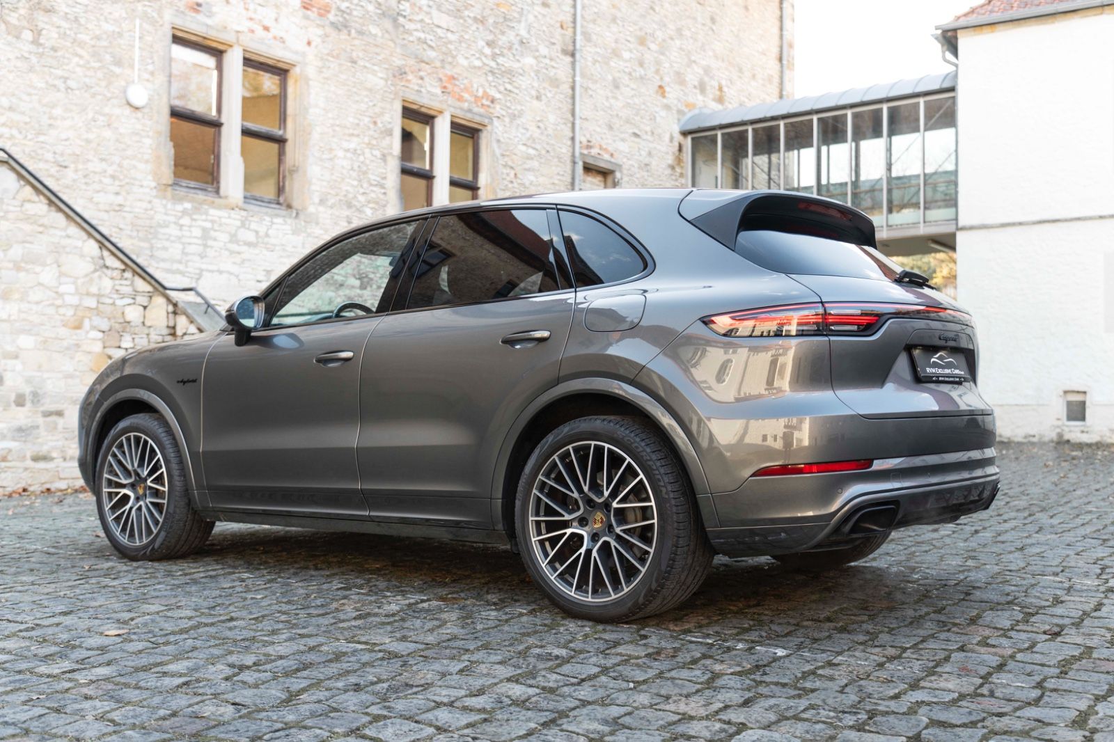 Fahrzeugabbildung Porsche Cayenne E-Hybrid  SPORT CHRONO BOSE LED  360°