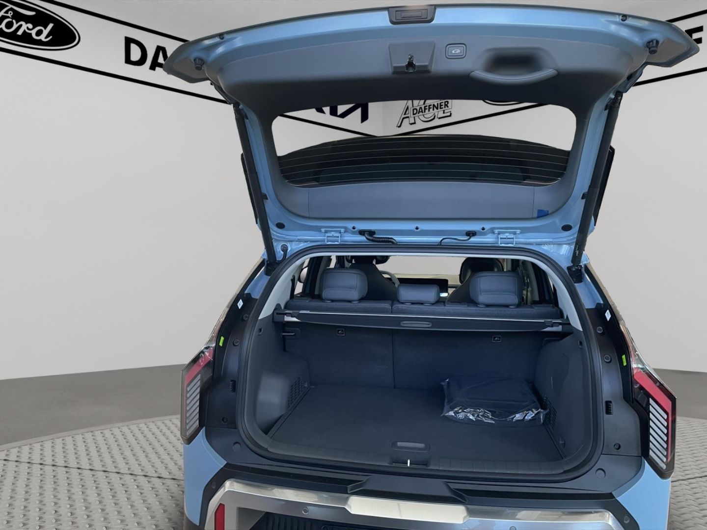 Fahrzeugabbildung Kia EV3 150 kW Earth Navi 360° Kamera LED El. Heckkl
