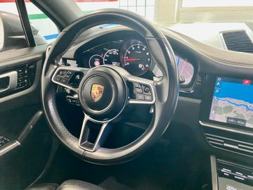 Porsche Cayenne - 10