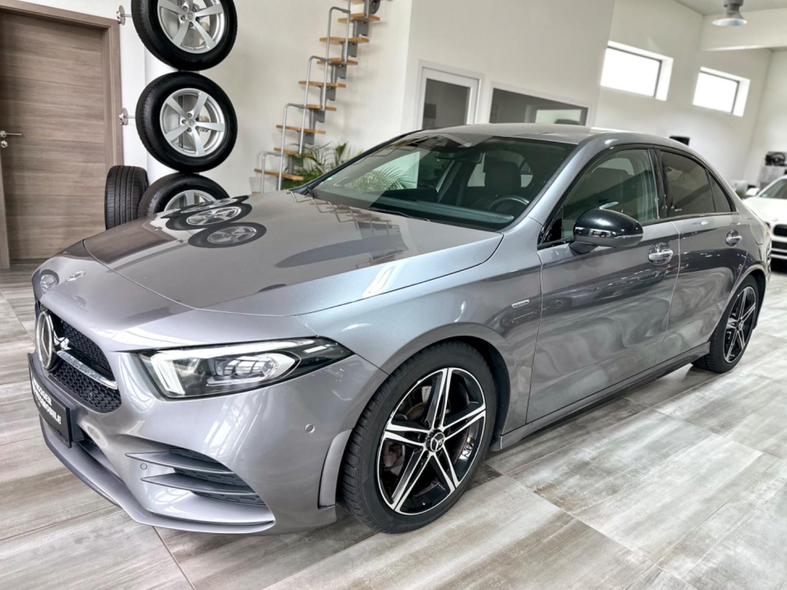 Mercedes-Benz A 220 d Lim. AMG Line *LED*ACC*360*Burmester*