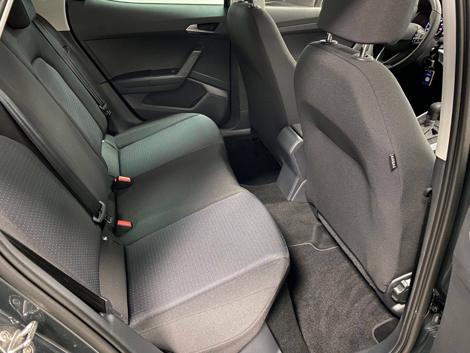 Fahrzeugabbildung SEAT Arona 1.0 TSI Style DSG+FACELIFT+NAVI+SunSet+PDC