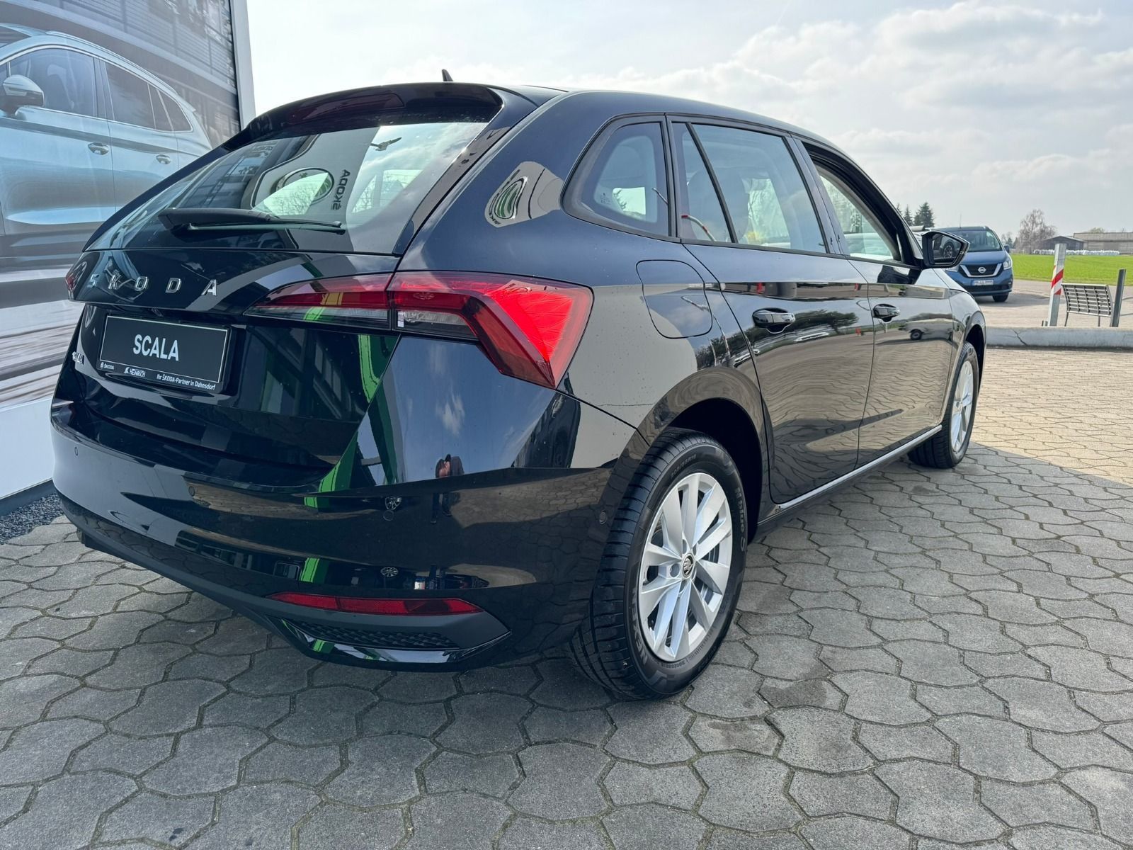 Fahrzeugabbildung SKODA Scala 115PS DSG*RFK*NAV*ACC*Matrix*SideAss*eHeck