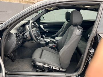 Fahrzeugabbildung BMW 118i Advantage Lim. 3 trg Sportsitze LED ALU