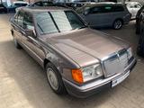 Mercedes-Benz Mercedes Benz 200E Autom. W124 1. Hand 108... - Mercedes-Benz: Limousine, W108