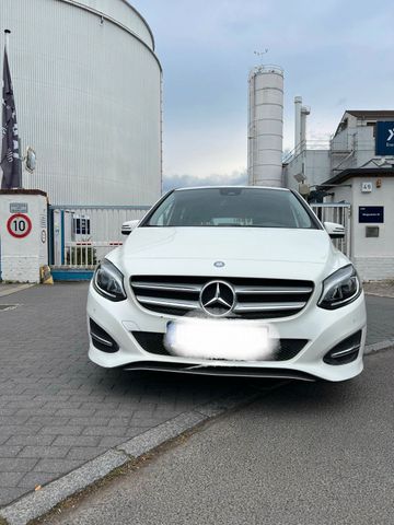 MERCEDES-BENZ Mercedes B180 Automatik 90.000 km Volllede...