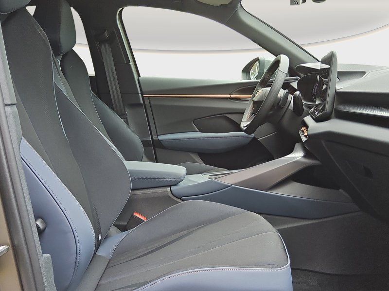 Fahrzeugansicht 18 Fahrzeugabbildung CUPRA Terramar 1.5 e-Hybrid DSG AHK+MATRIX-LED+NAVI+K