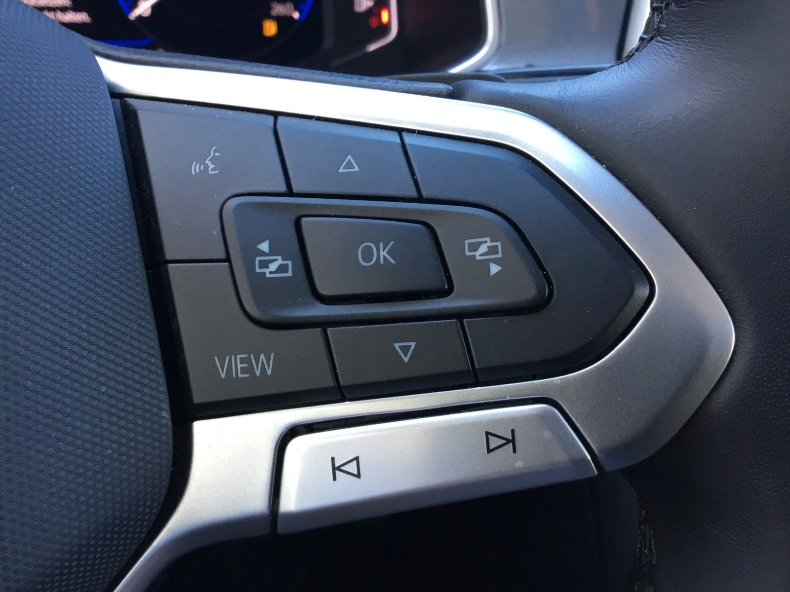 Fahrzeugabbildung Volkswagen T-Roc 1.5 TSI DSG Style+ACC+MatrixLED+Kessy+Navi