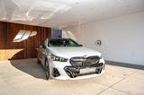 BMW i5 M60 xdrive G61, M pack, Pano, Bowers  Wilk - BMW i5 mit Elektro-Antrieb: Grau, Kombi