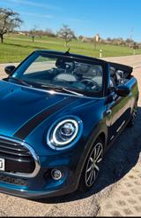 MINI Cooper Cabrio Sidewalk 