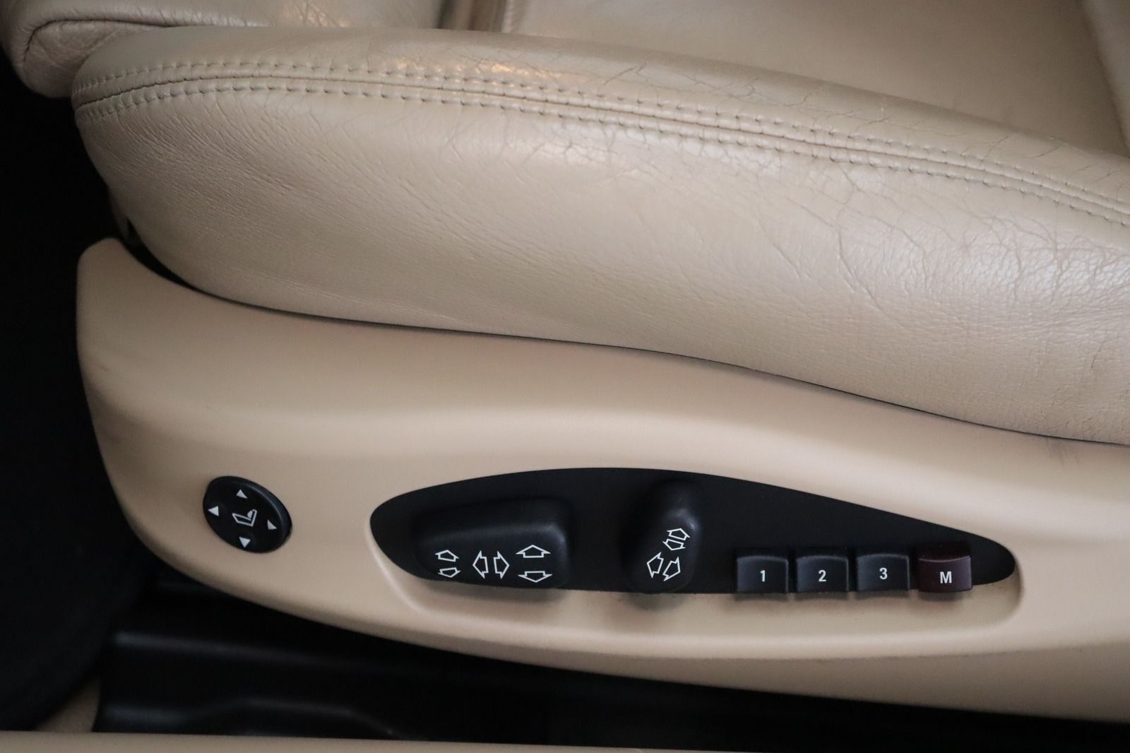 Fahrzeugabbildung BMW 325 Ci * Navi * Xenon * Memory * Leder