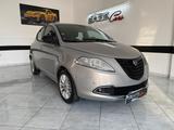 Lancia Ypsilon 1.2 5 porte Gold - mit Benzin-Antrieb: Beige, Alcantara, Limousine