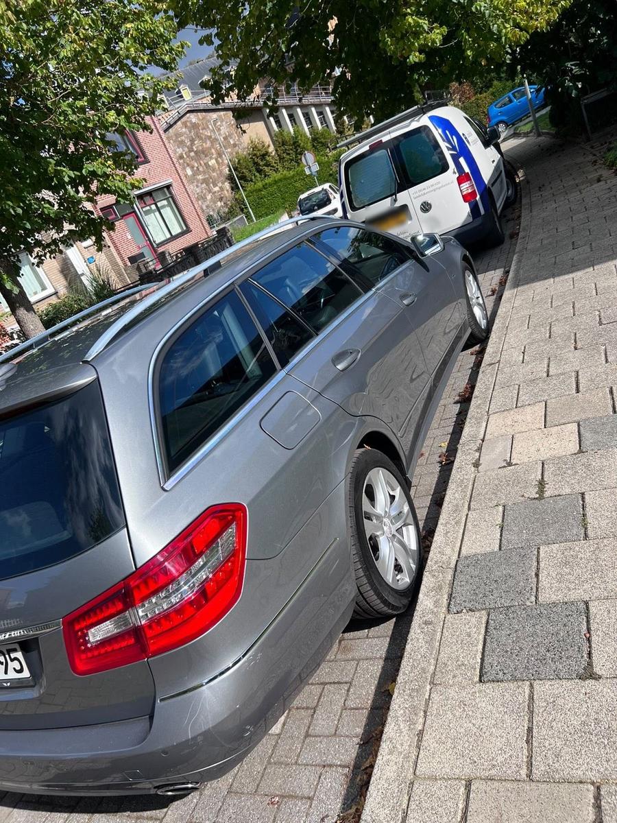 Mercedes-Benz E350 2010 — двигун