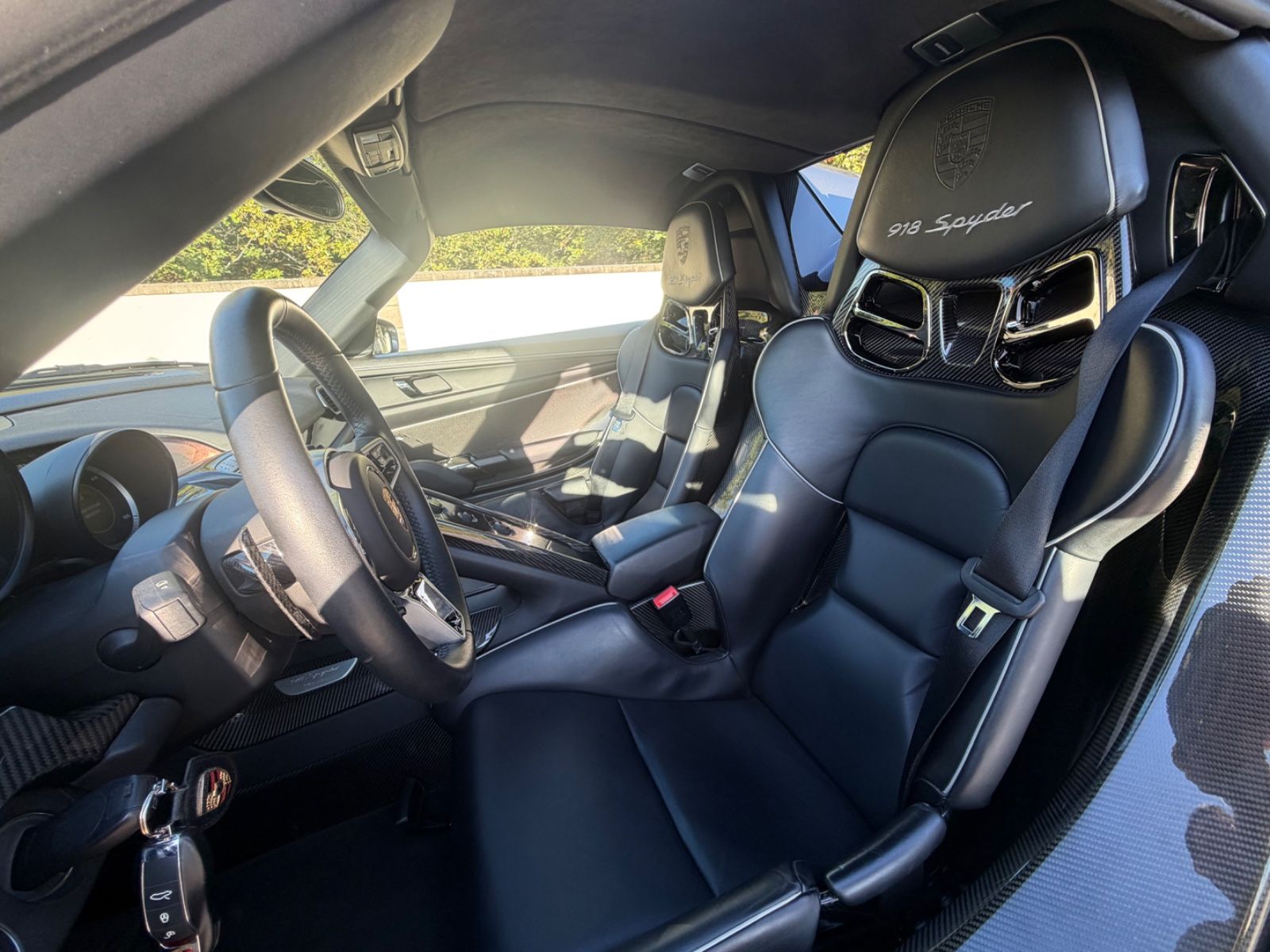 Porsche 918 Spyder METEORGRAU  LIFT 14