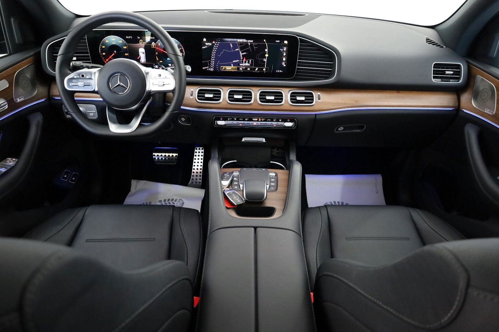 Fahrzeugabbildung Mercedes-Benz GLE 350e 4M AMG Leder,Navi,LED,PanDach,Night,360