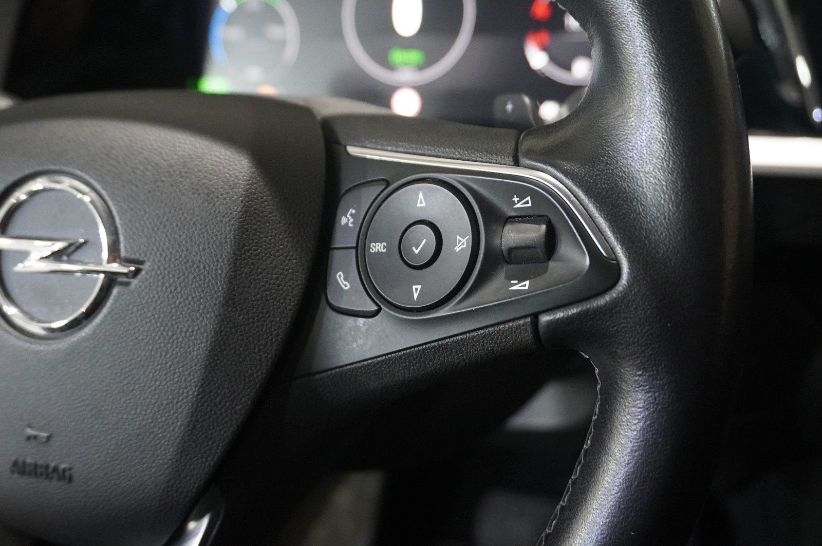 Fahrzeugabbildung Opel Grandland (X) 1.6 HYBRID 4X4 ULTIM. NAVI/360°/SH