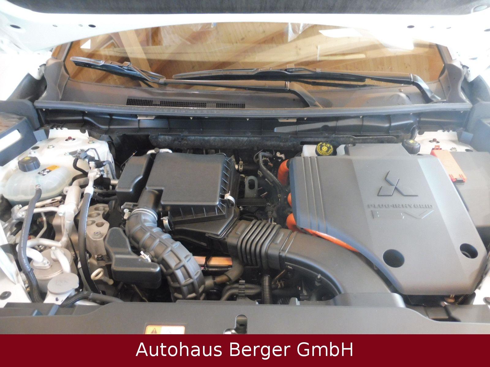 Mitsubishi Outlander 2.4 PHEV 4WD Top mit Luxury-Paket
