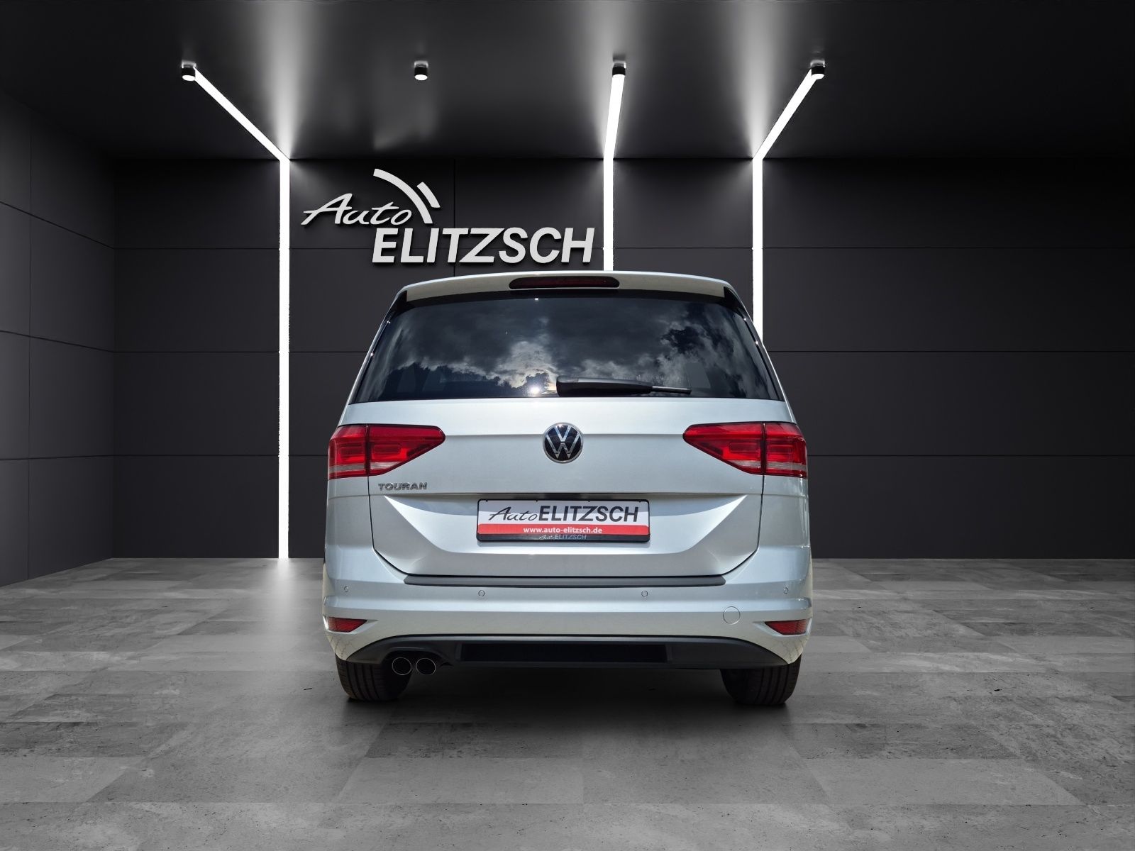 Fahrzeugabbildung Volkswagen Touran TDI Comfortline DSG AHK Navi PDC SH LM