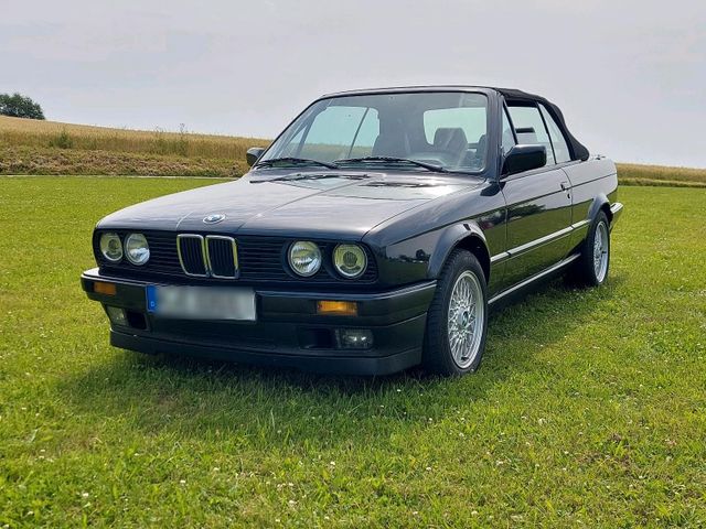 BMW E30 320i Cabrio Facelift Modell