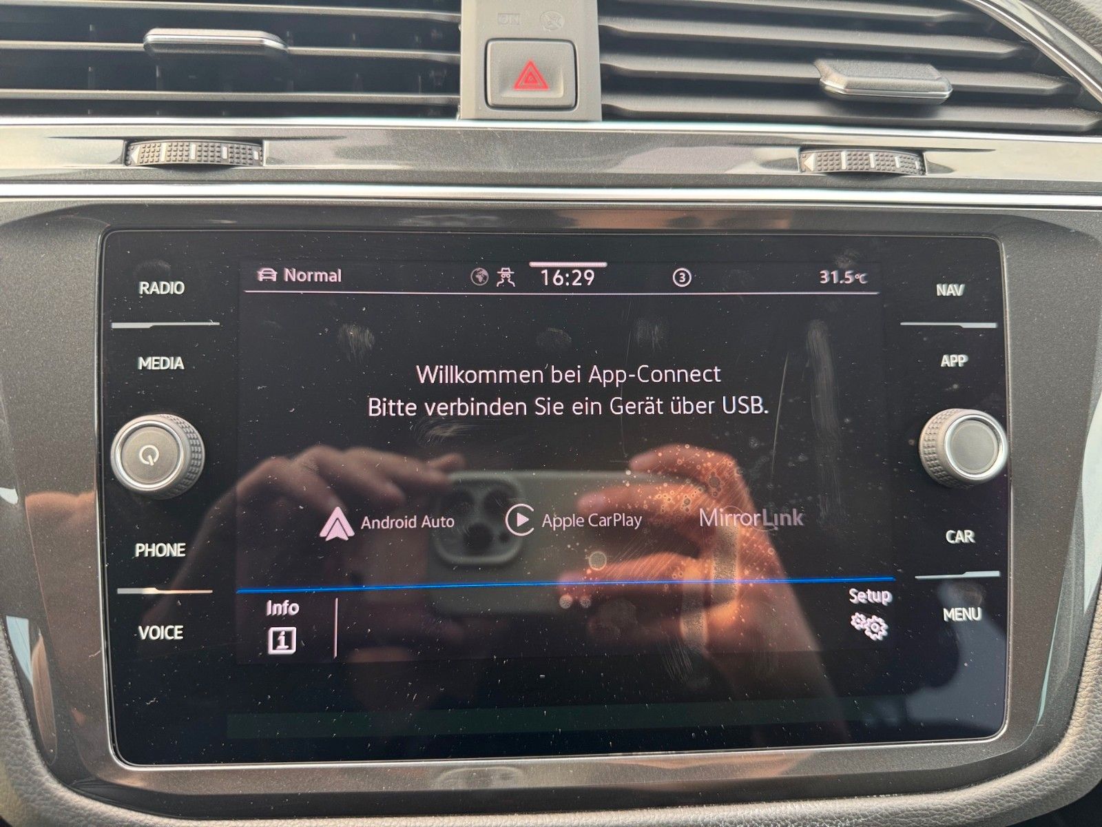 Fahrzeugabbildung Volkswagen Tiguan Life ACTIVE 1.5 TSI