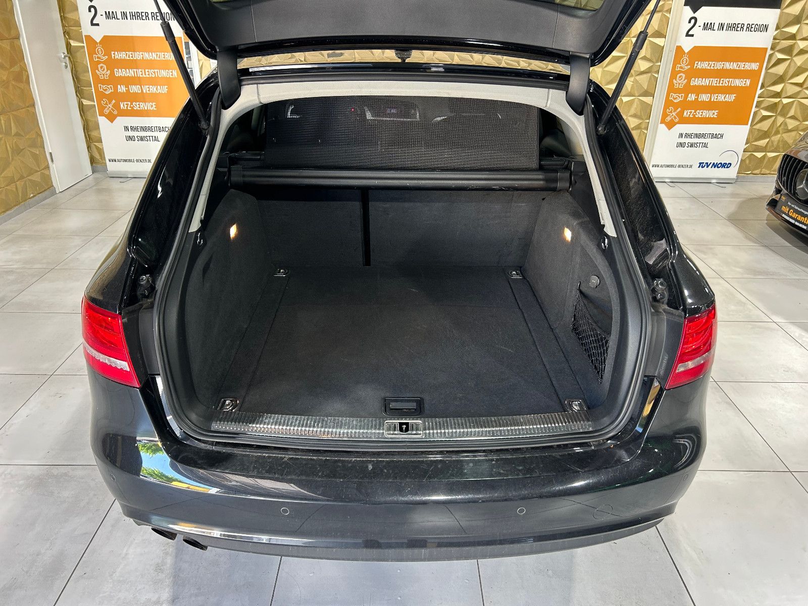 Fahrzeugabbildung Audi A4 Avant Attraction/SHZ/TEMPOMAT/PDC/KLIMA