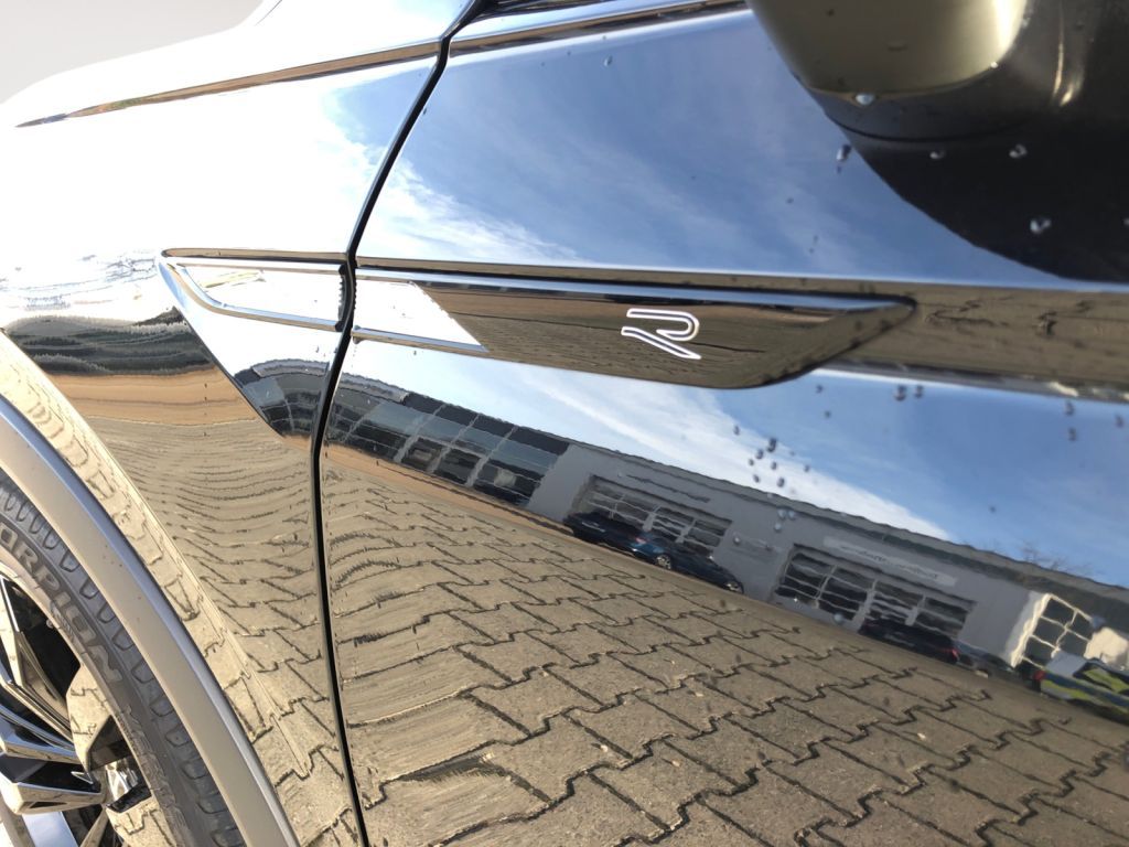 Fahrzeugabbildung Volkswagen Tiguan 2.0 TDI SCR 4MOTION DSG R-Line