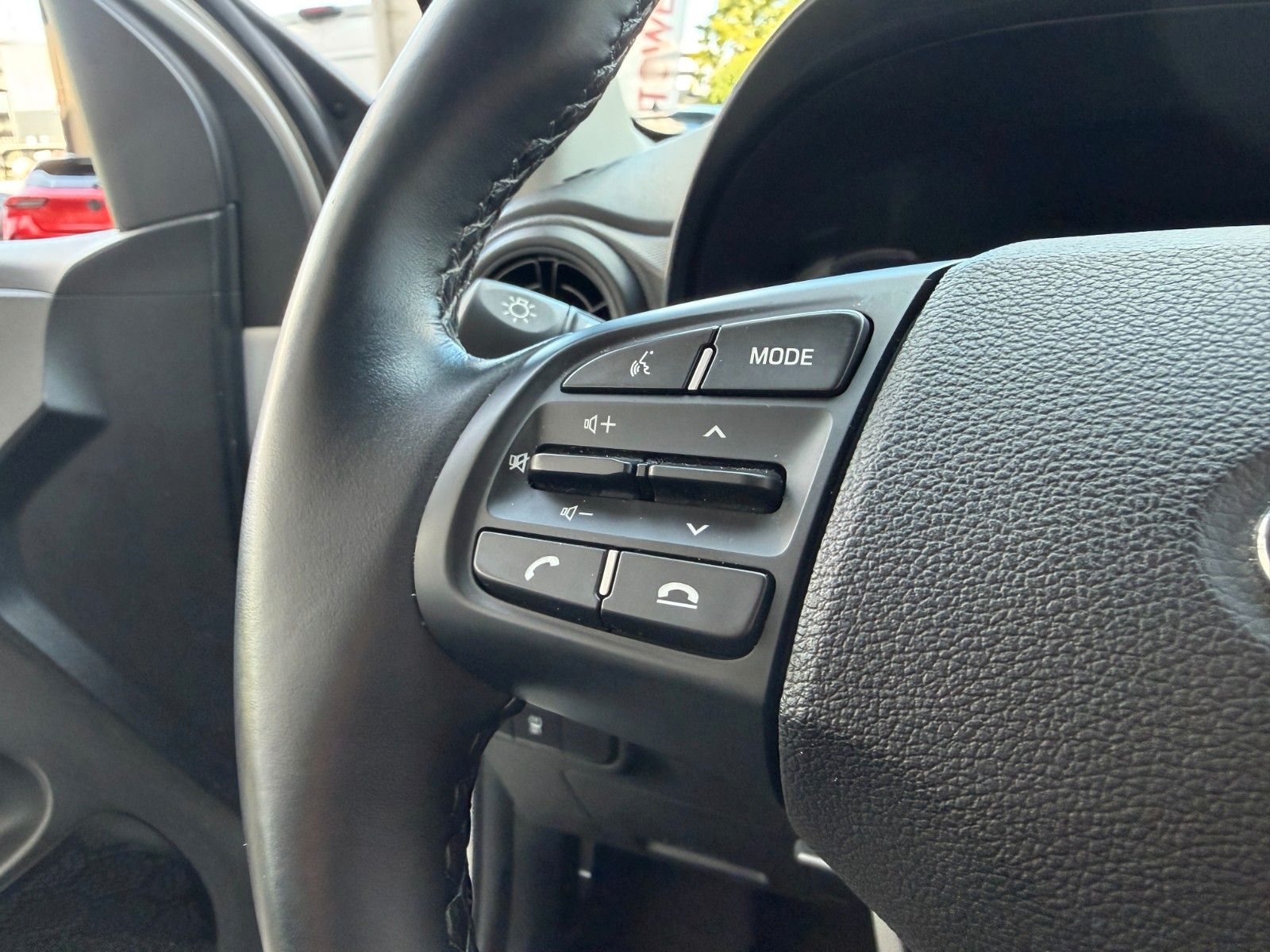 Fahrzeugabbildung Hyundai i10 Trend 84PS Automatik/PDC/SHZ!