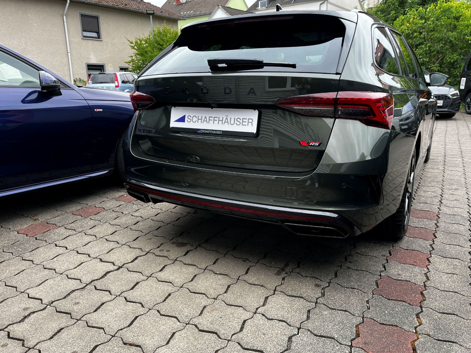 Fahrzeugabbildung SKODA Octavia Combi 2.0 TSI RS AHK NAV PANO 18"