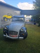Citroën 2 CV - Citroën 2 CV mit Benzin-Antrieb: Cabrio