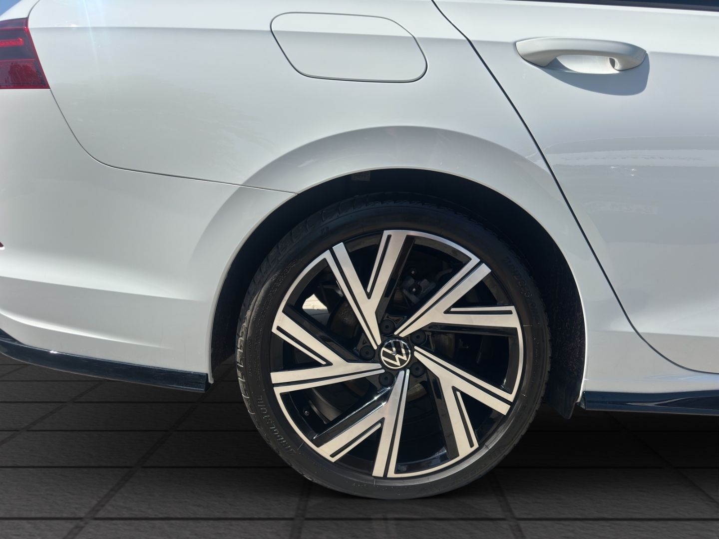 Golf Variant VIII Mildhybrid R-Line 1.5 eTSI DSG