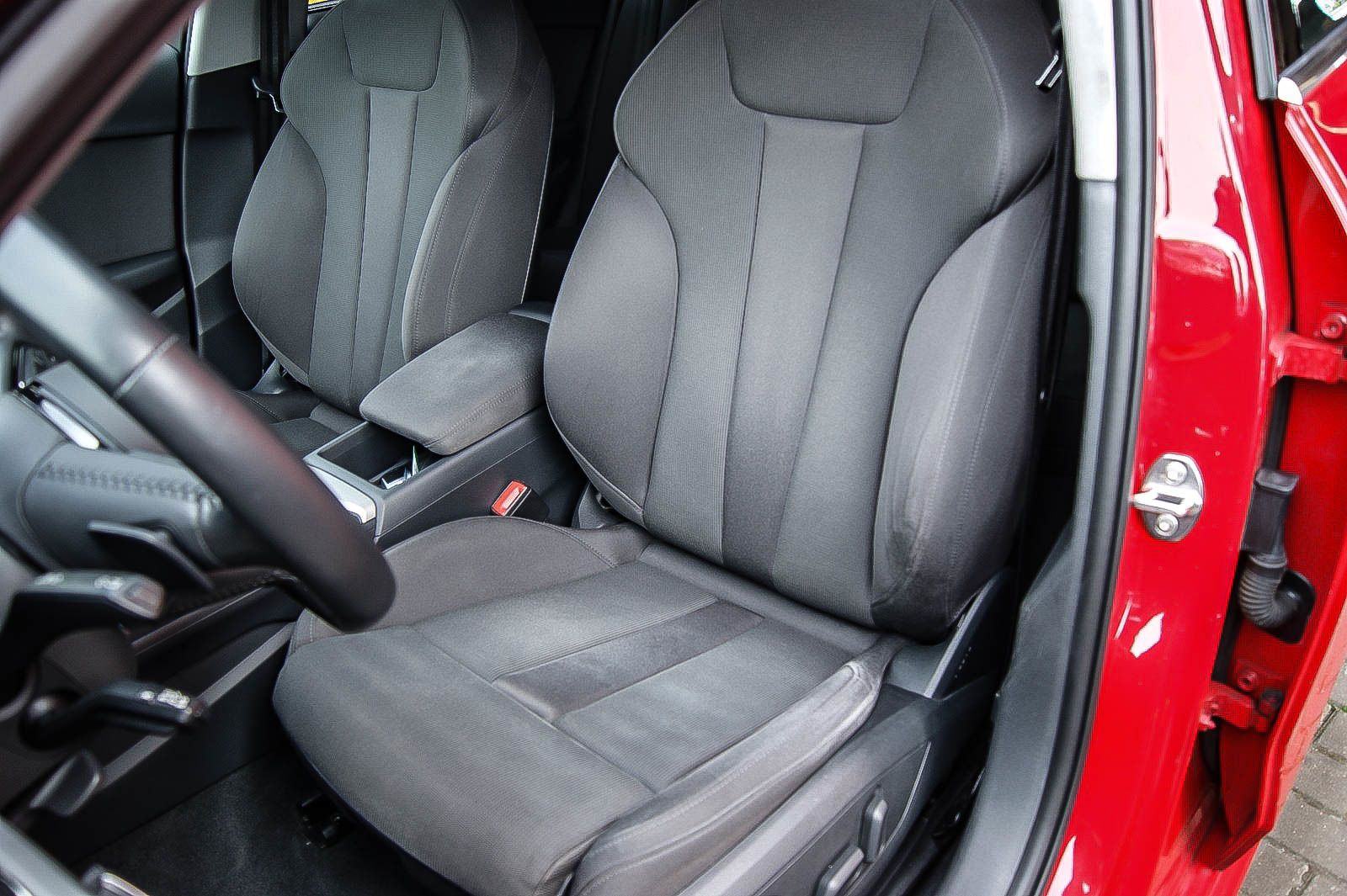 Fahrzeugabbildung Audi A4 Avant 45 TDI 3.0 V6 quattro advanced 1.HAND