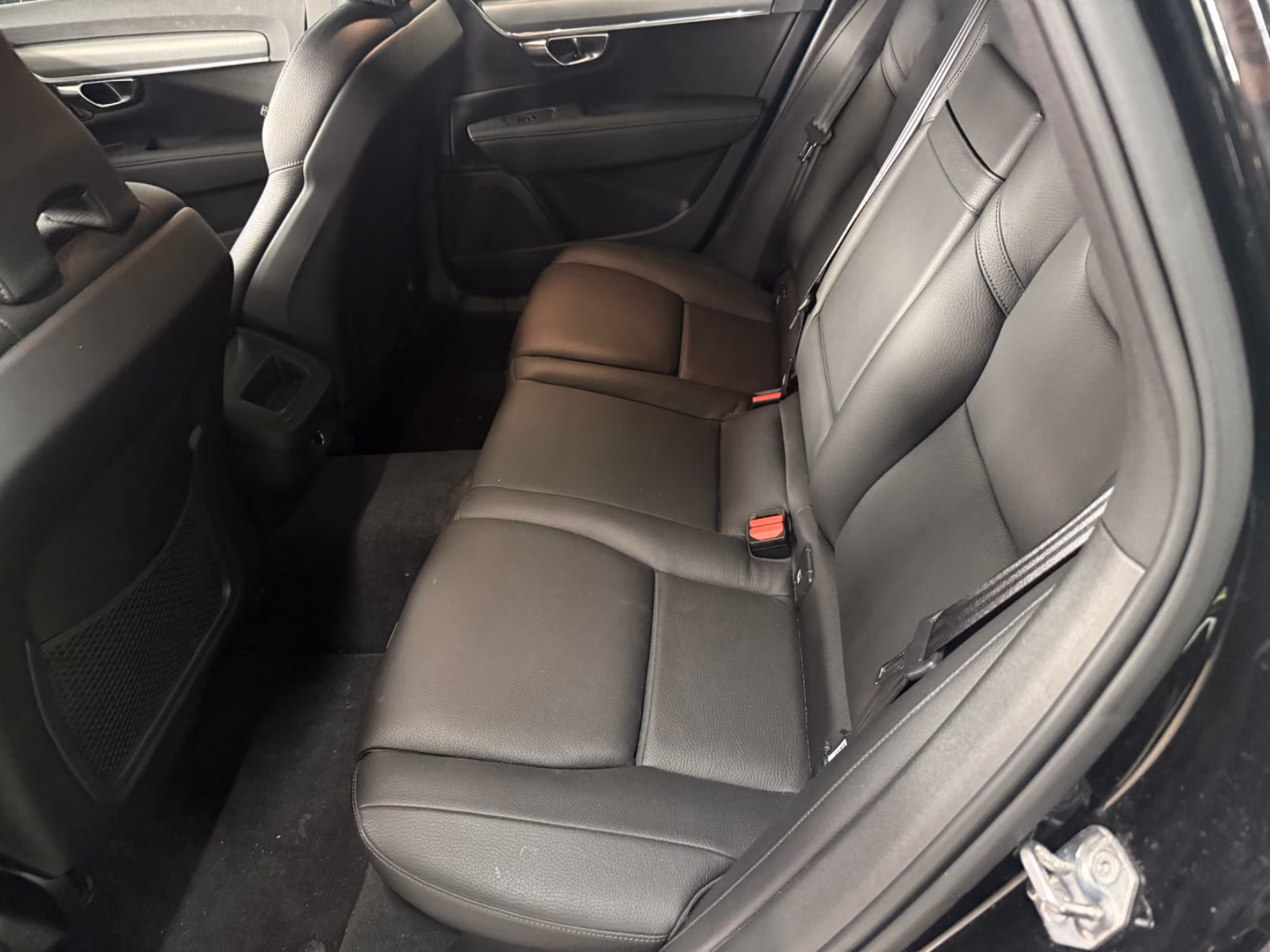 Volvo V90 D5 AWD | 235 ch | BVA | Cuir | Toit panoramique | Feux LED | Volant chauffant