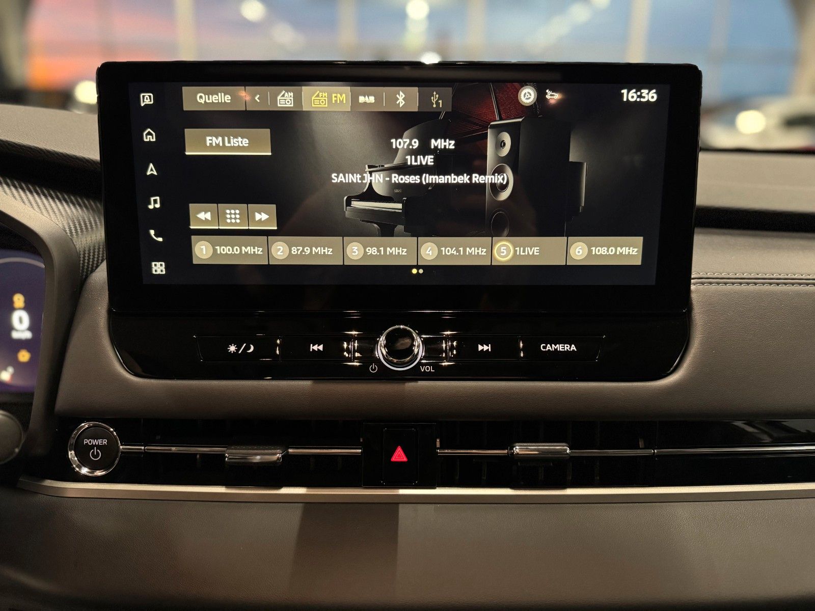 Fahrzeugabbildung Mitsubishi Outlander 2.4PLUG-IN HYBRID 4WD TOP PANO