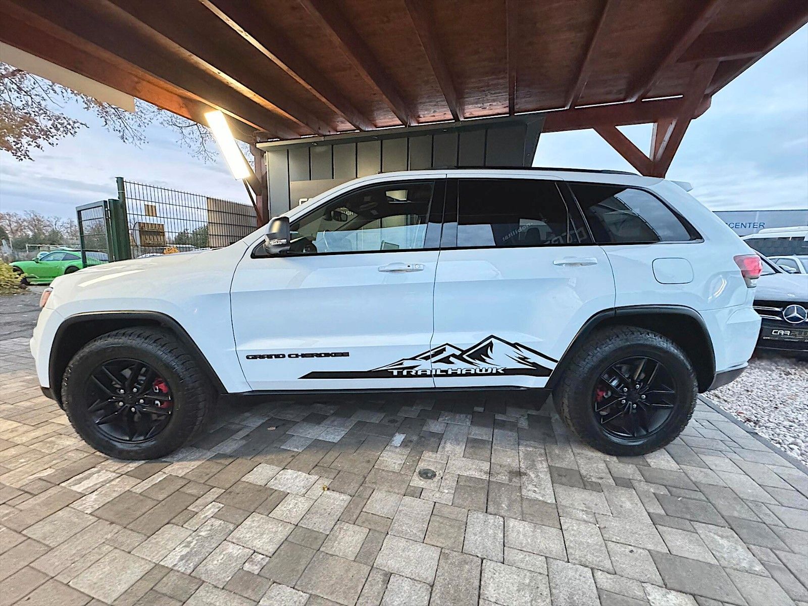 Fahrzeugabbildung Jeep Grand Cherokee 5.7 V8 HEMI TRAILHAWK 4x4 Offroad