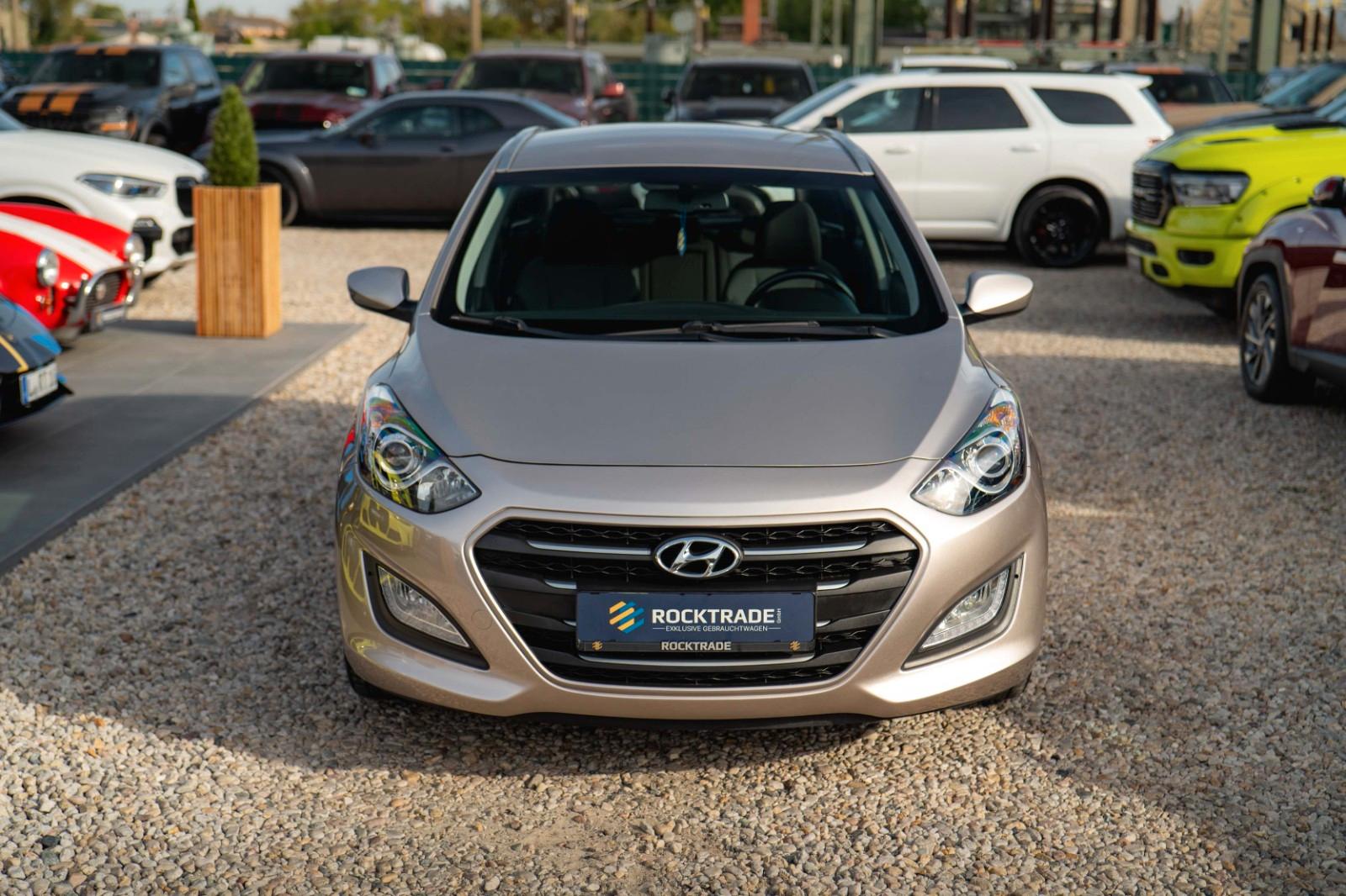 Hyundai i30 cw blue Trend | 1.Hand | LED | AHK | LHZ