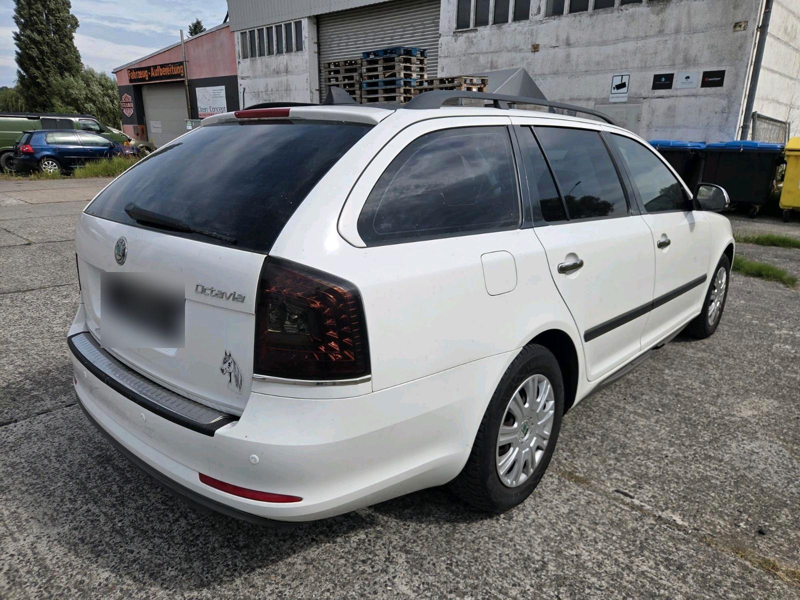 Skoda Octavia 2010 — photo 7
