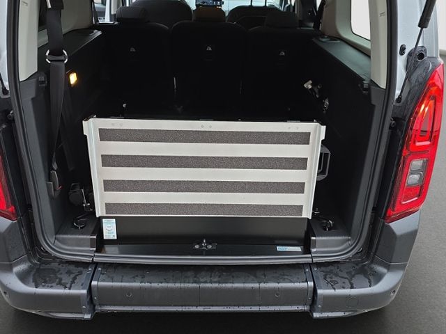 Fahrzeugabbildung Fiat Doblò Kombi L2 XL Länge 2 Rollstuhlrampe