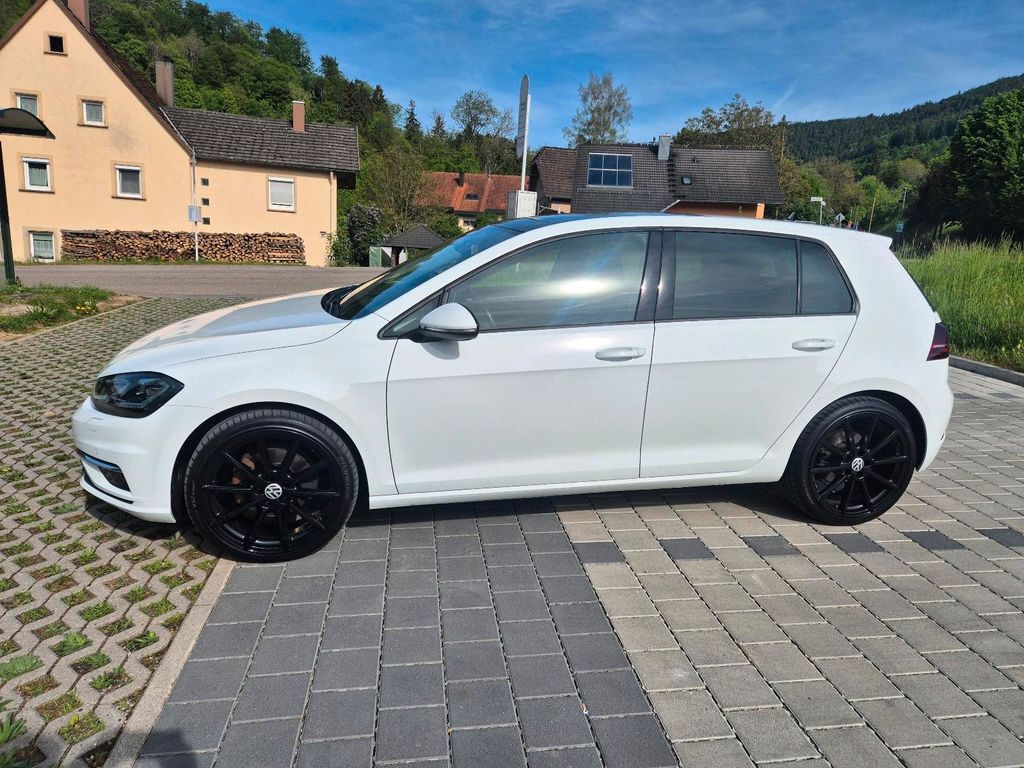 Image of Volkswagen Golf