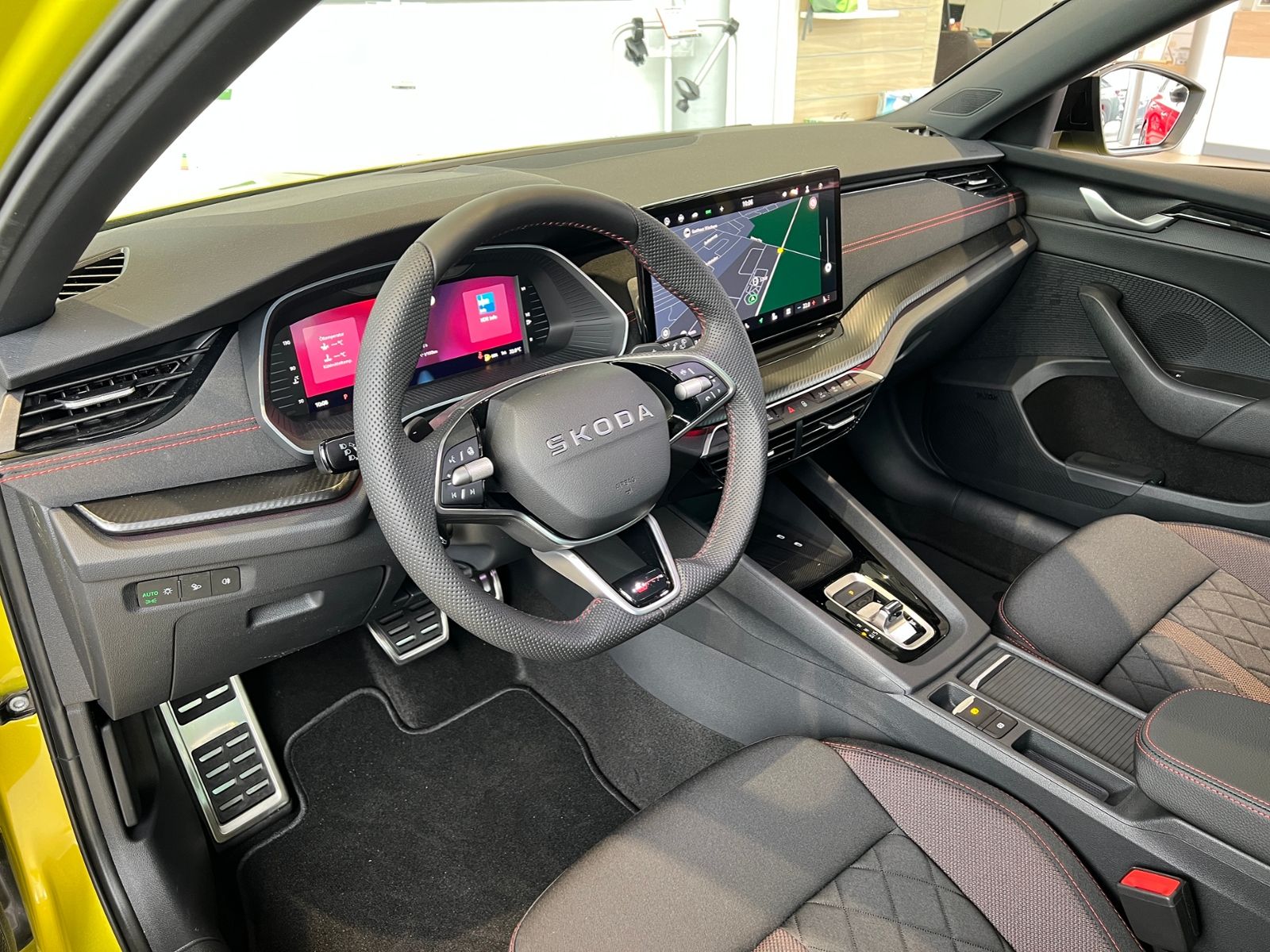 Fahrzeugabbildung SKODA Octavia RS 2.0 TSI DSG *AHK,Panorama*