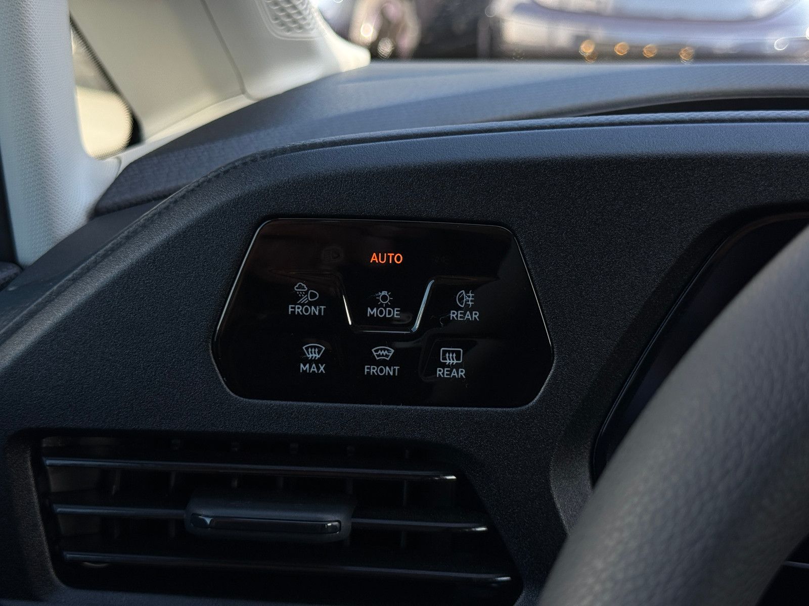 Fahrzeugabbildung Volkswagen Caddy 2.0 TDI Navi GRA LED SHZ Rückfahrkamera