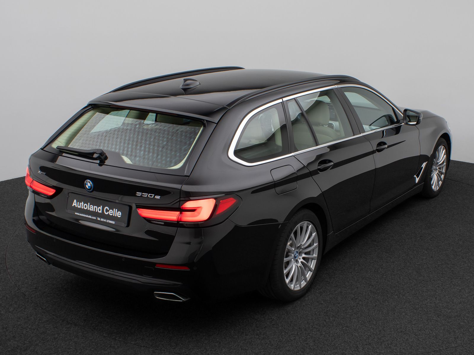 Fahrzeugabbildung BMW 530e xD DAB HiFi Leder Lenkradheizgung AHK Alarm